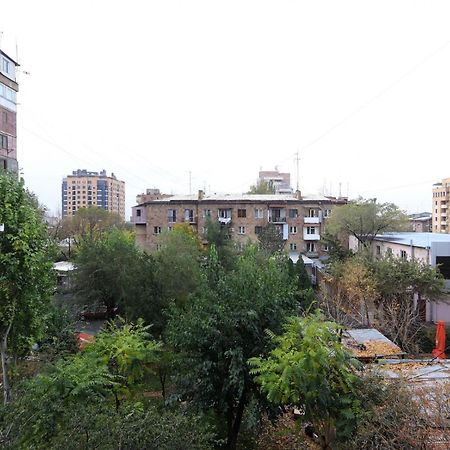 Apartaments On Komitas 20 Yerevan Exterior photo