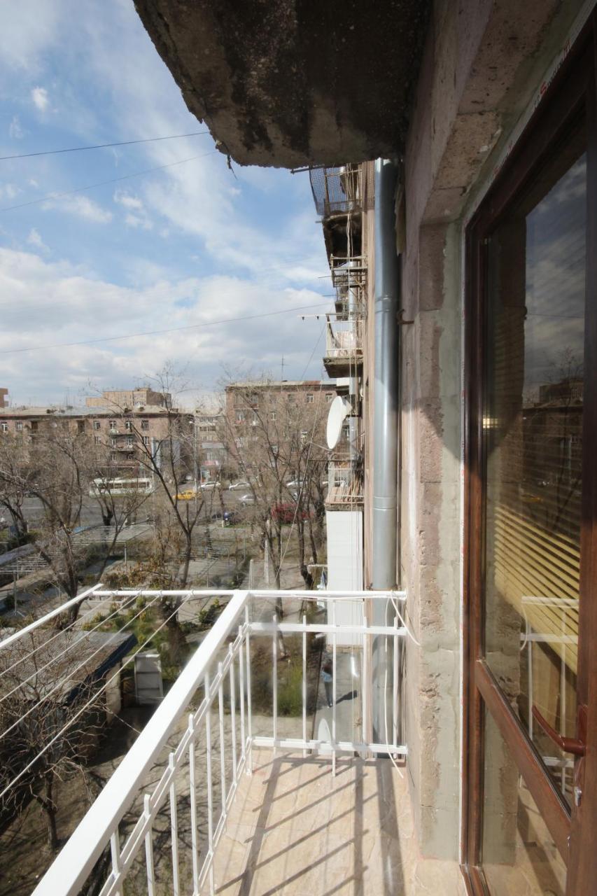 Apartaments On Komitas 20 Yerevan Exterior photo